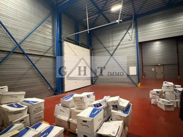 Local d'activités 930m2 + Terrains 1000m2 à CONFLANS
