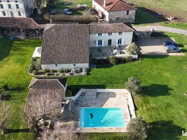 Propriété 6 pièces 289 m²
