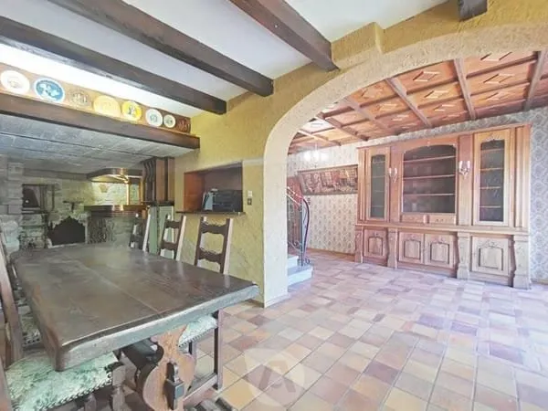 Maison 8 pièces 236 m²