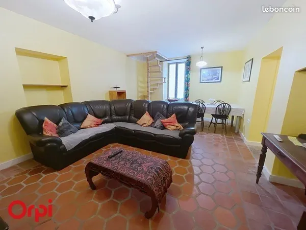 Grand T2 bis Duplex en centre ville avec cours privée