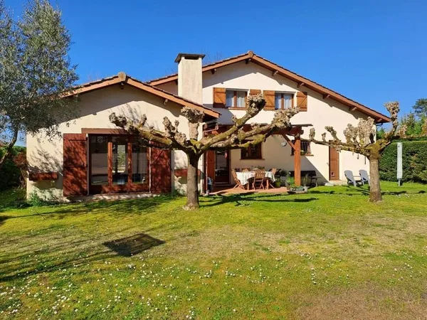 Maison 5 pièces 140 m²