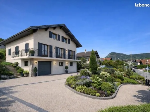 Maison 10 pièces 182 m²