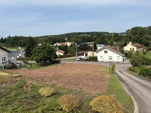 Terrain 834 m²