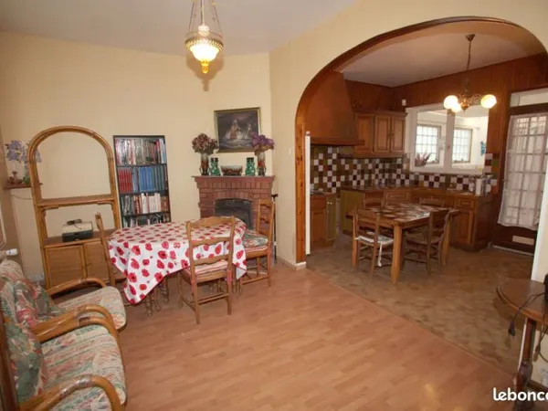 Maison 5 pièces avec garage et jardin