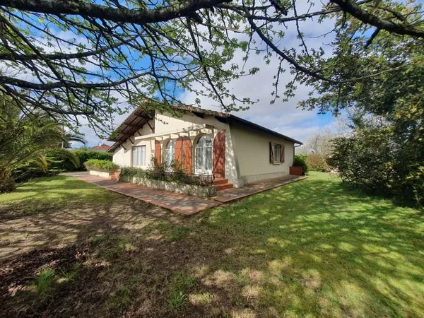 A Hagetmau Maison 140 m2 sur un Terrain 1530 m2