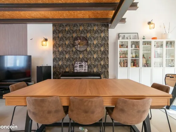 Maison contemporaine, environnement calme et agréable