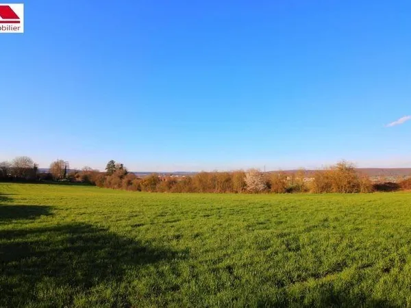Terrain constructible 1102 m²