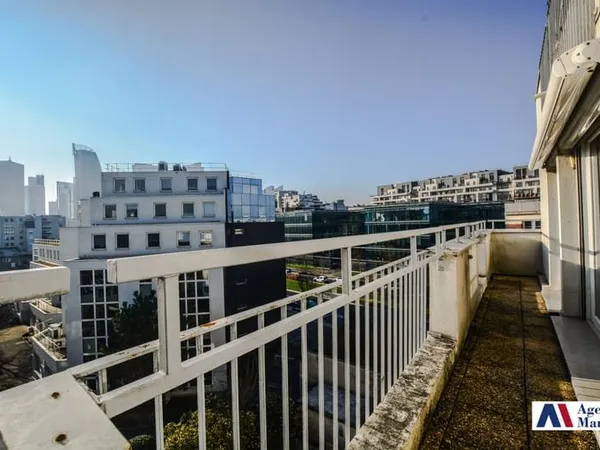 3 pièces traversant avec balcons à Courbevoie - Fauvelles