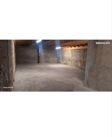 Local d’activité et entrepôt Location Salaise-sur-Sanne  70m² 450€