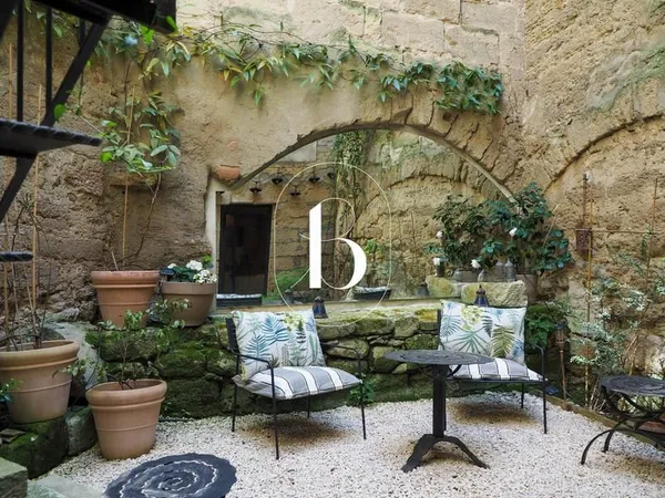 Uzès, centre historique, une très belle adresse ...