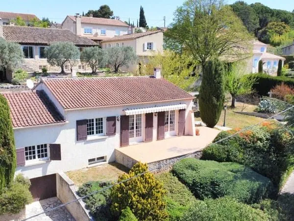 Maison de plain-pied 3 pièces 84 m²