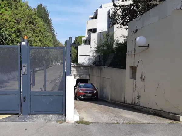 Place de PARKING couvert quartier des Facultés Montpellier