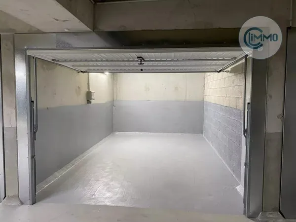 Location Nice - Grand box fermé idéal véhicule électrique - Secteur Saint-Roch