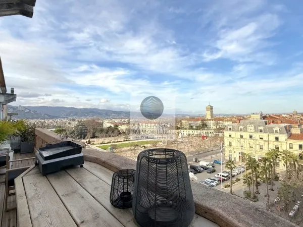 Appartement avec vue dégagée en hyper-centre