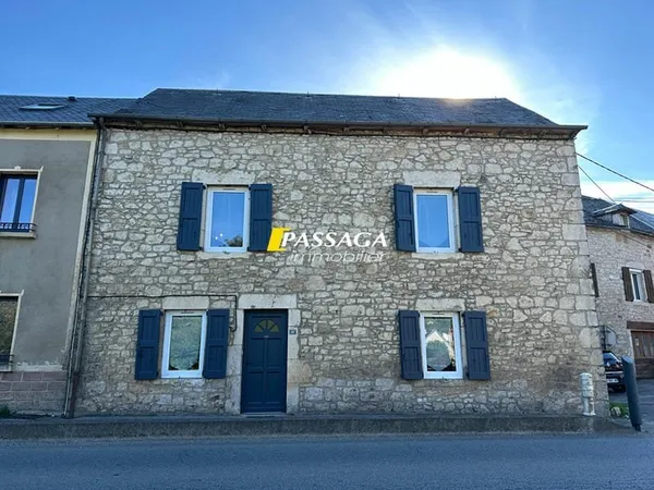 A VENDRE - Maison d'habitation 4 pièces avec terrain - BERTHOLENE