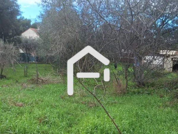 ( balaruc 34540 )Terrain Balaruc Les Bains constructible 880 m2 lot 2