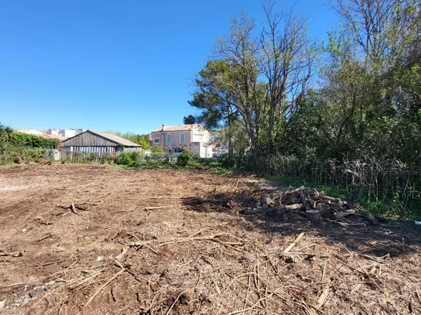Terrain 260 m²