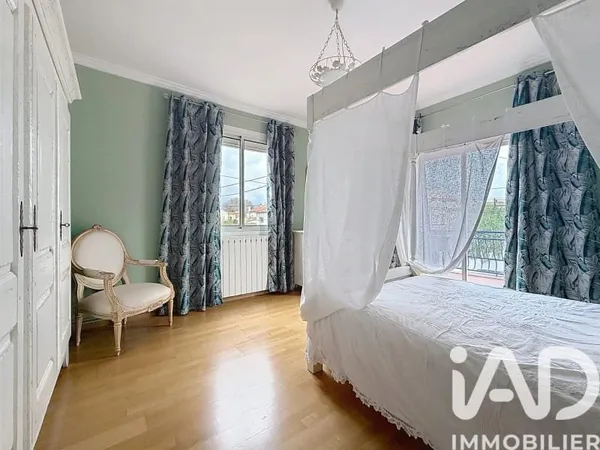 Maison 5 pièces 180 m²