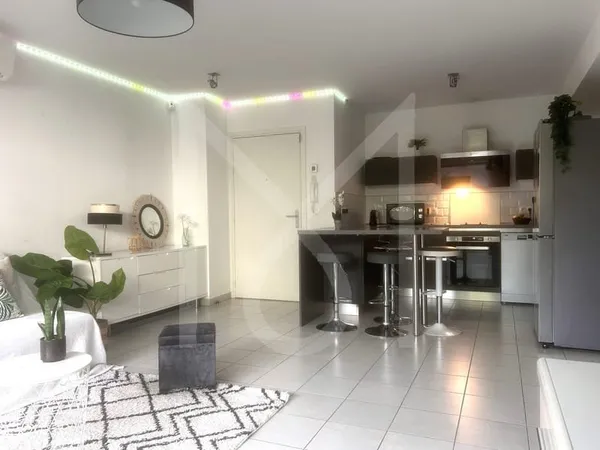 TYPE 3 MEUBLE avec Terrasse & Parking - LES CAILLOLS 13012
