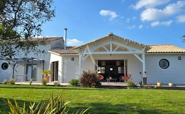 Maison 8 pièces 196 m²