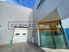 Local d'activité 932 m²