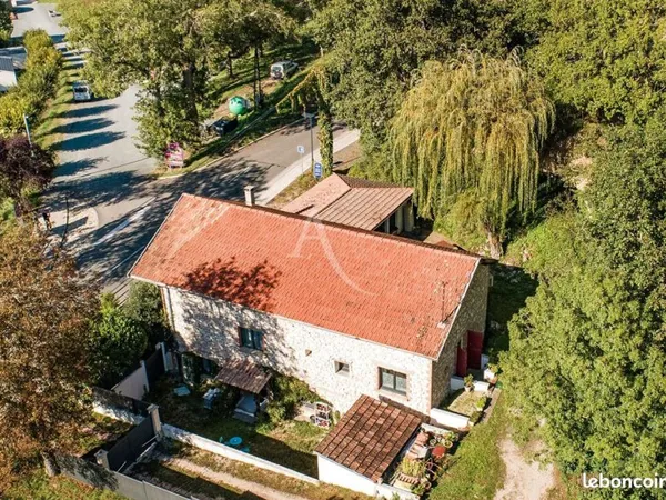 Maison 6 pièces 220 m²