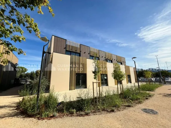 Bureaux 1410 m²