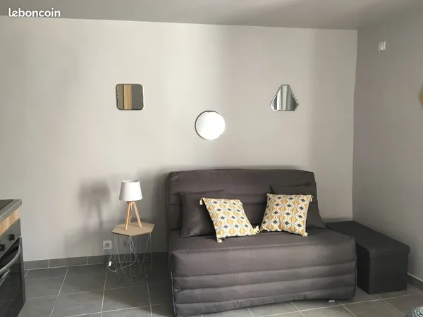 Coquet studio meuble