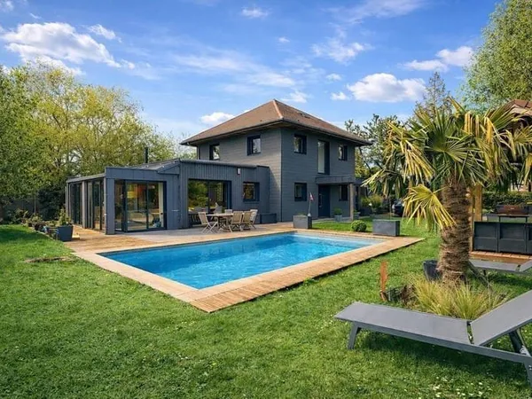 Maison 8 pièces 176 m²