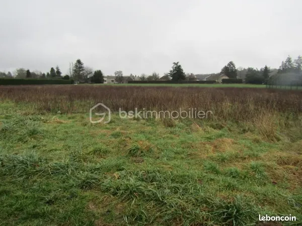 Terrain 1 050 m² Villebougis