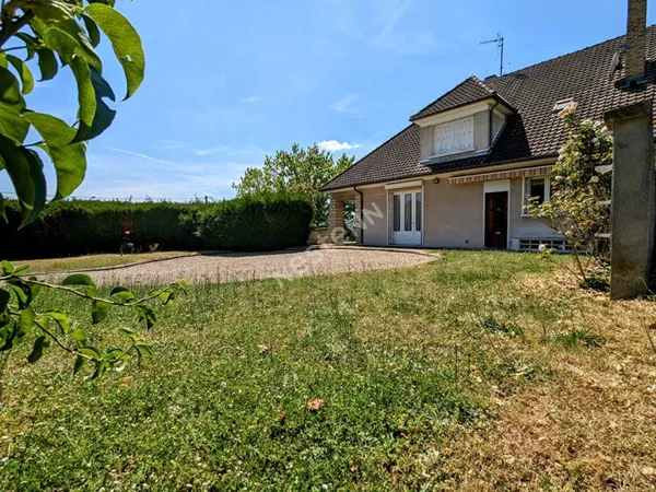 BEAURIEUX : Grande maison sur sous sol - 5 chambres - parcelle 1758m²