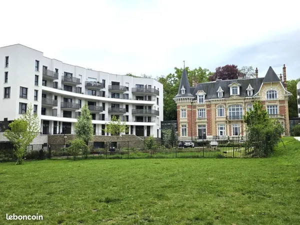 LMNP sécurisé DOMITYS - T2 dernier étage avec vue - Bail 2033 - Parking + cave