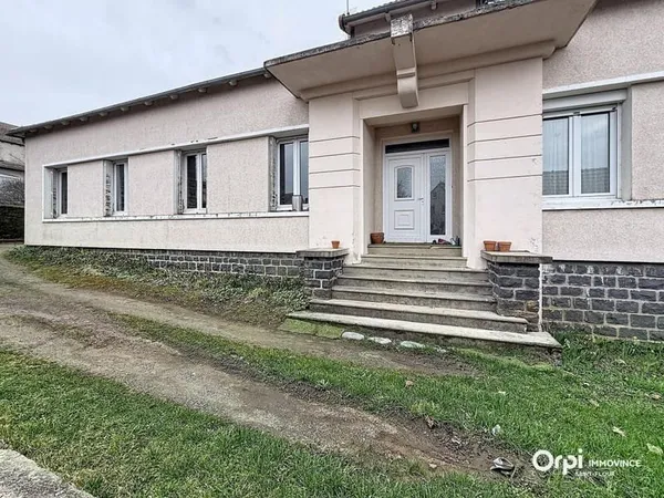 Bien immobilier de rendement Vente Saint-Flour 8p 179m² 193500€