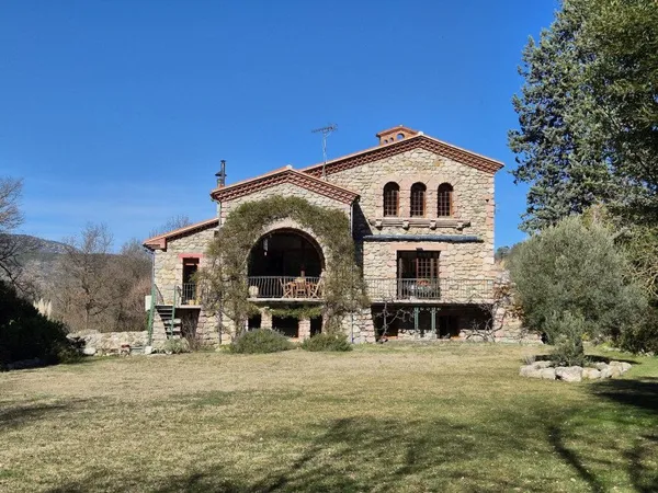 Maison 10 pièces 308 m²