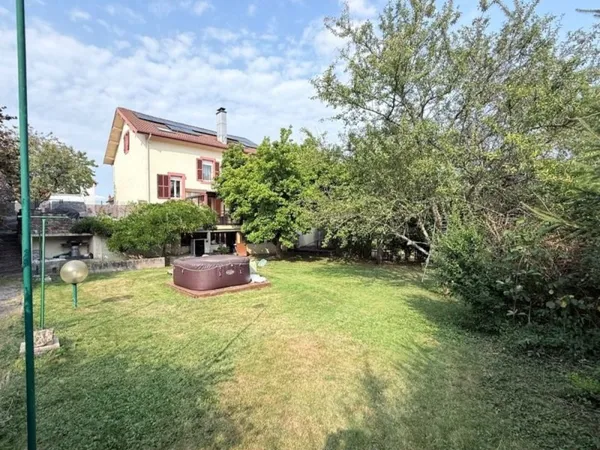 GOLBEY CENTRE MAISON 238 m², 6 CHAMBRES, JARDIN, GARAGE