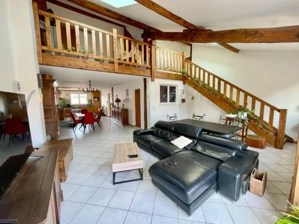 Maison 5 pièces 161 m²