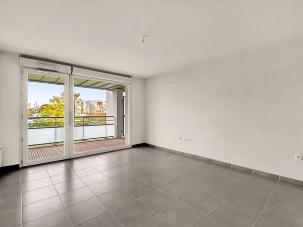 Superbe appartement T3 de 61 m2 situé au 1er étage, sans vis