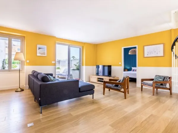 EXCLU Compromis entre maison et Appartement 5 pièces Terrasse