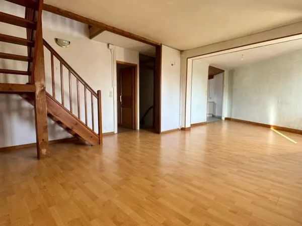 Immeuble de Rapport 291M2 2 Appartements et 1 Local Commerci