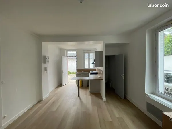 A louer superbe studio meublé - rue des Beaumonts