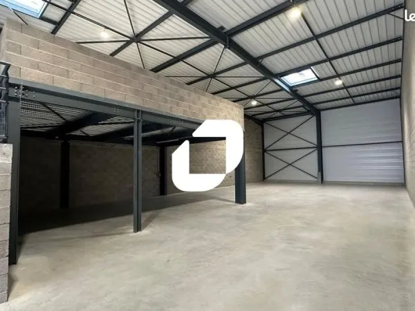 Local d'activité 392 m²
