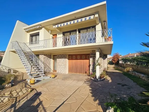 Maison 5 pièces 170 m²