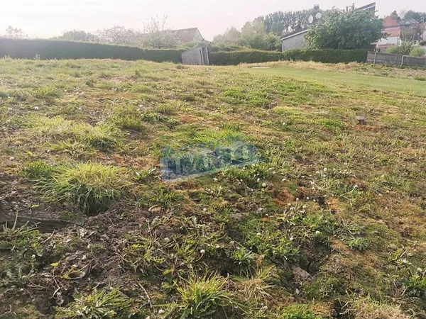 Terrain 574 m²
