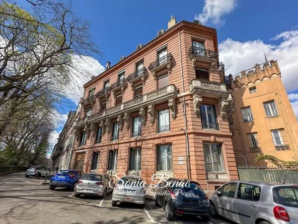 Appartement 4 pièces 165 m²