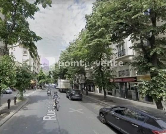 Local commercial 136 m²