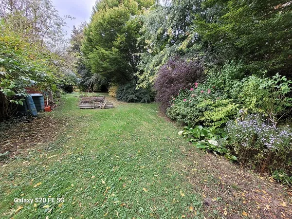 Terrain 899 m²