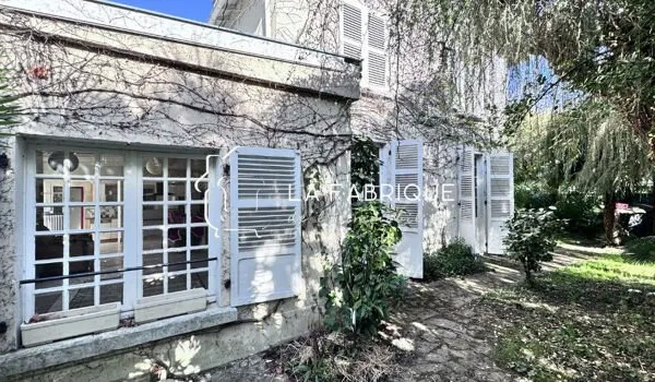 Maison 8 pièces 255 m²