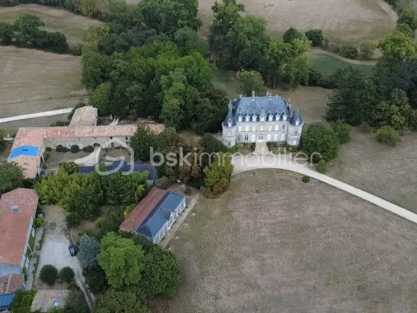 Maison 7 pièces 250 m²