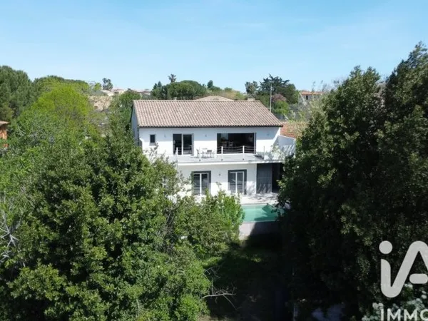 Maison 6 pièces 225 m²
