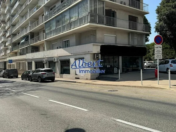 Local commercial Toulon 136.65 m2